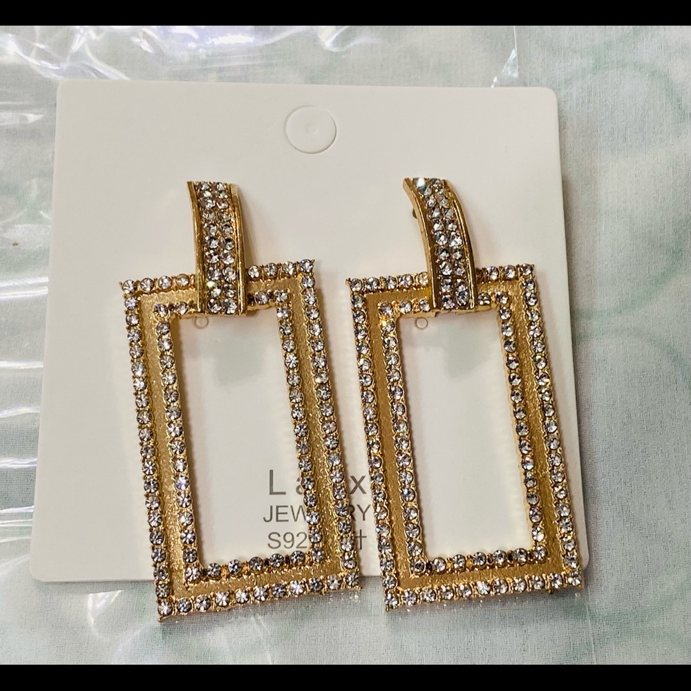 Earring - Picture 2 of 3